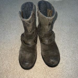 CLARK BROWN BOOTS size 8